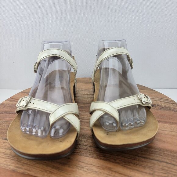 SAS Womens Size 7 White Leather Slingback Buckle Adjustment Sandals - Picture 2 of 7